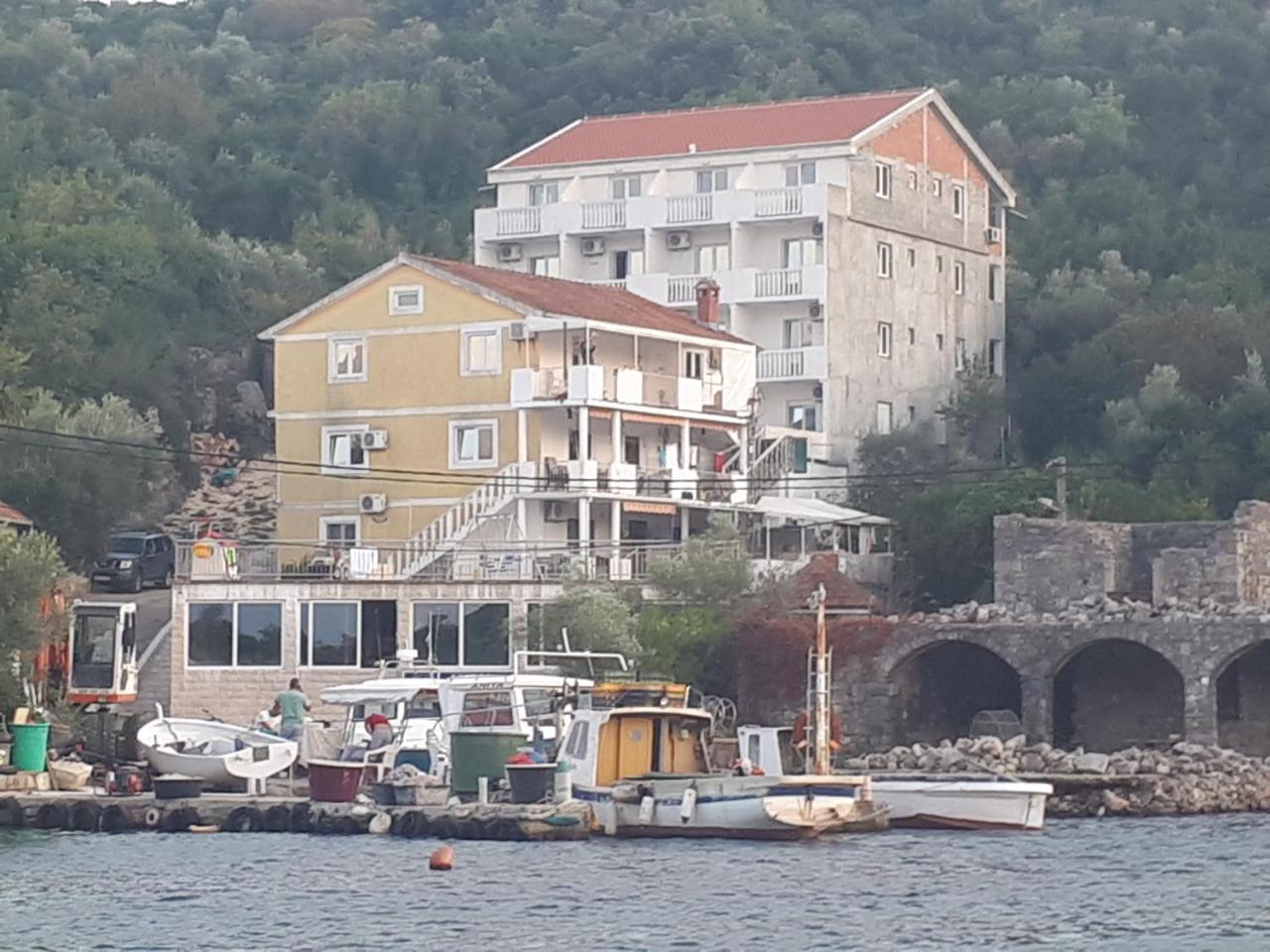 Apartments Porto Bjelila ティヴァト エクステリア 写真