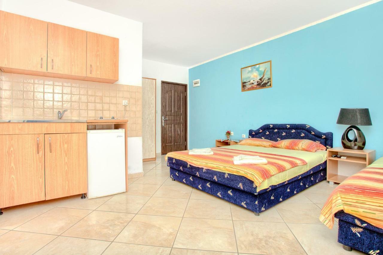 Apartments Porto Bjelila ティヴァト エクステリア 写真