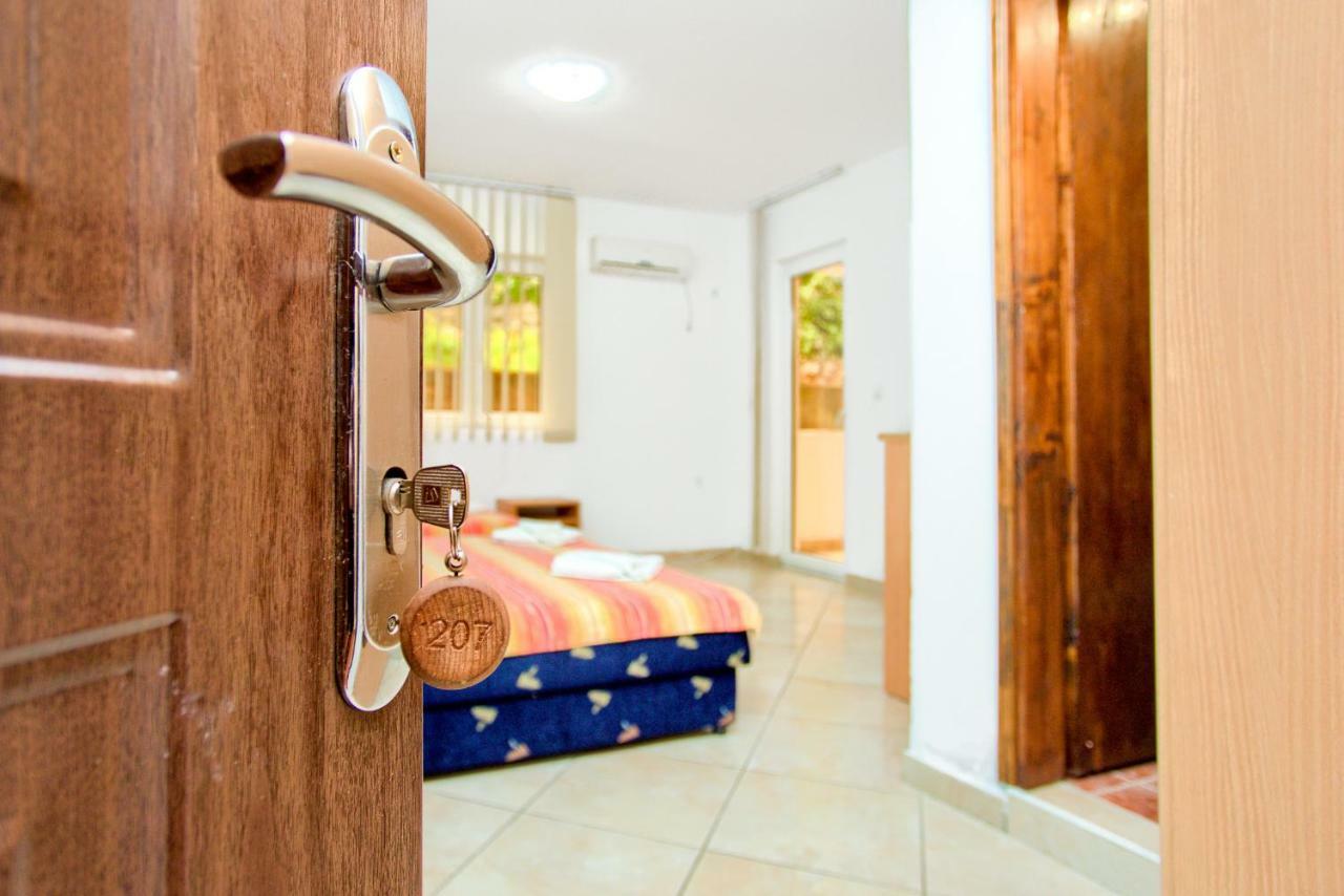 Apartments Porto Bjelila ティヴァト エクステリア 写真