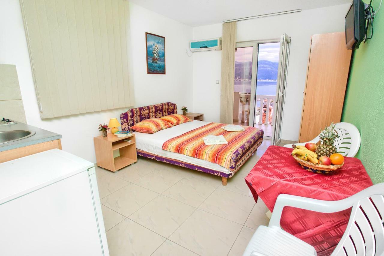 Apartments Porto Bjelila ティヴァト エクステリア 写真