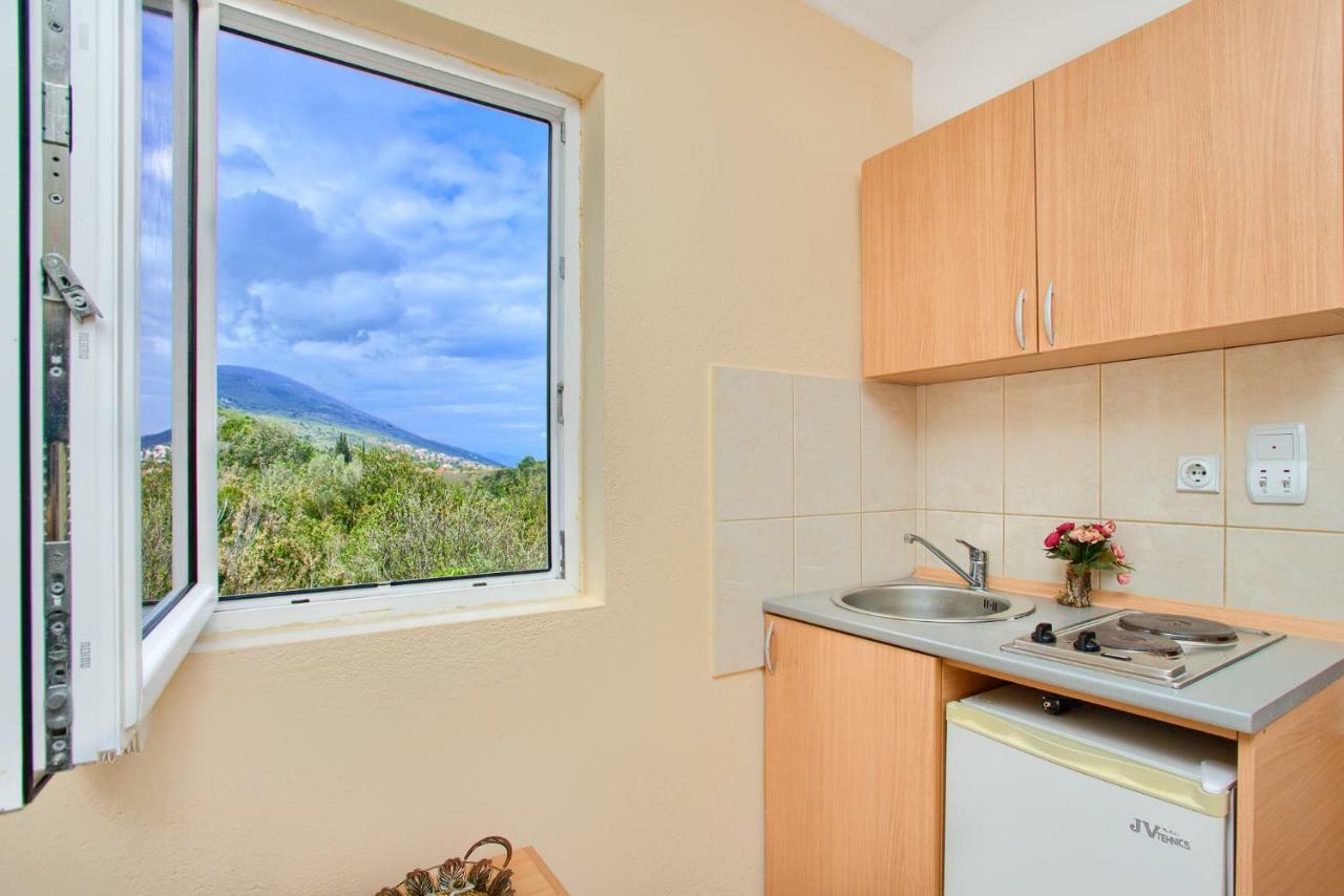 Apartments Porto Bjelila ティヴァト エクステリア 写真