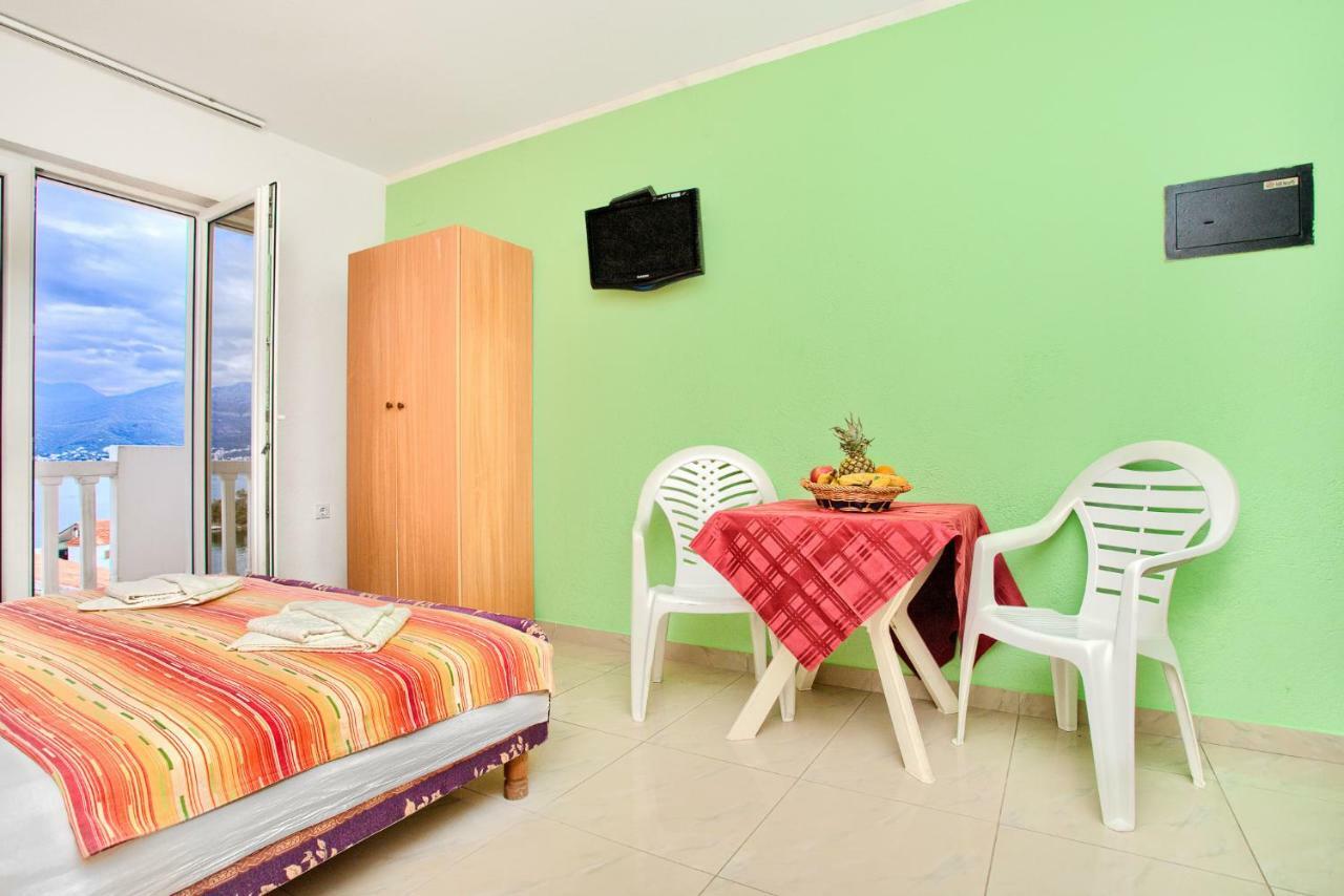 Apartments Porto Bjelila ティヴァト エクステリア 写真