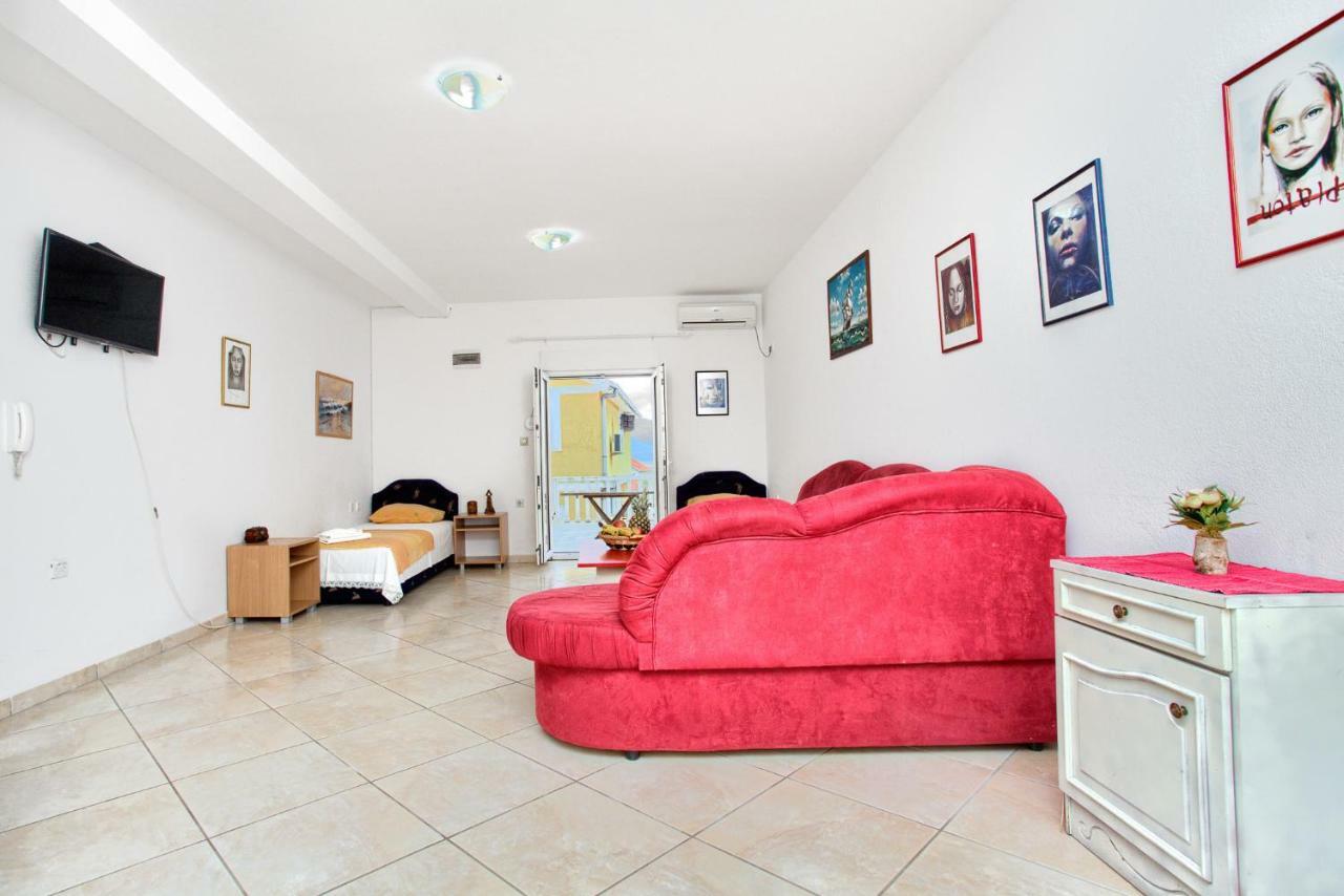 Apartments Porto Bjelila ティヴァト エクステリア 写真